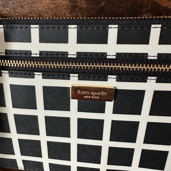 Kate Spade NWOT Black & White Checkered Wristlet - Picture 3 of 7